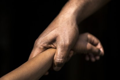 Un sacerdote acusado de abusar de niños fue arrestado en Brasil.