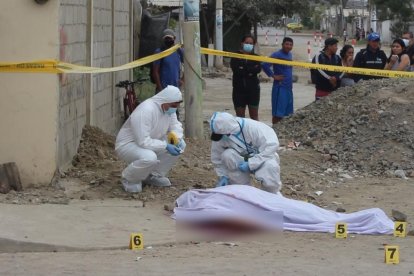 Siete tiros le descargaron a la víctima.