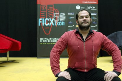 El director  Javier Andrade declaró que fue un reto grabar con un bajo presupuesto.