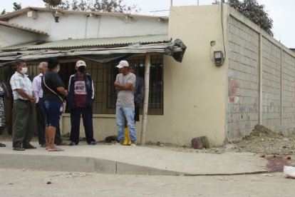 El sicariato quedó registrado en la cámara de videovigilancia de una casa de La Libertad.