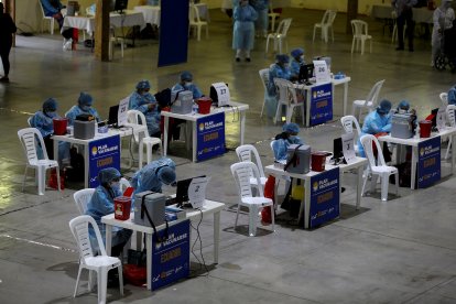 Vista general de una jornada de vacunación contra la covid-19 en Quito.