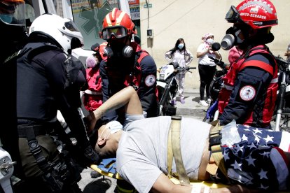 Uno de los implicados fue llevado hasta una casa de salud porque fue herido en su pie izquierdo.