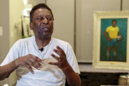 O Rei Pelé libra dura batalla por su salud.
