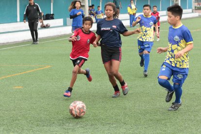 Leslie Villao se destaca en el torneo masculino copa carp, al sur de Guayaquil