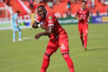 El delantero ecuatoriano Kevin Mina es una de las figuras del Guabirá de Bolivia.