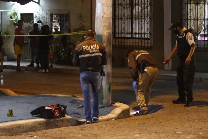 Tres jóvenes fueron baleados en el sur de Guayaquil.