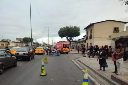 Un muerto y un herido dejó accidente de tránsito en la vía a Perimetral de Guayaquil