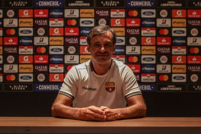 Fabián Bustos y su tercer partido con Barcelona en Brasil en el 2021.