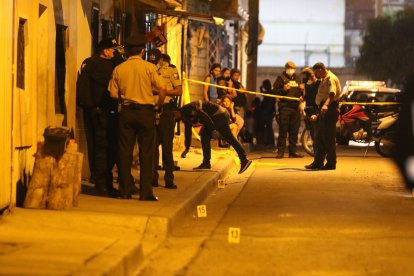 En este callejón ocurrió la balacera. La Policía halló 17 indicios balísticos.