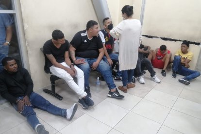 Diez presuntos asaltantes fueron detenidos por la Policía. Cuatro de ellos tienen boleta de captura.