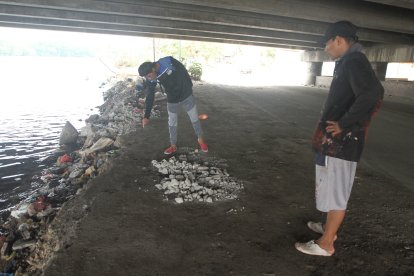 En este lugar fue asesinado el hombre, cuyos nombres se desconocían.