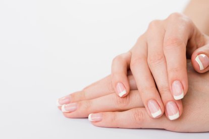 Una dieta rica en vitamina ayuda a las uñas.