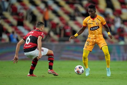 Adonis Preciado sería titular en el partido de vuelta ante Flamengo.