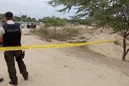 Al extranjero lo habría torturado y asesinado en otro sitio y después abandonaron donde lo vieron.