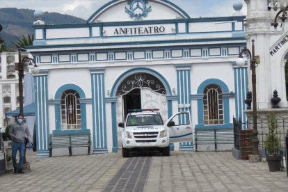 Desde la morgue de Riobamba, una funeraria se encargó del traslado del cuerpo.