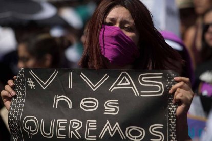Constantes marchas por los derechos y la vida de las mujeres se efectúan en México.