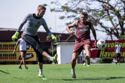 Javier Burrai y Carlos Garcés listos para enfrentar a Mushuc Runa.