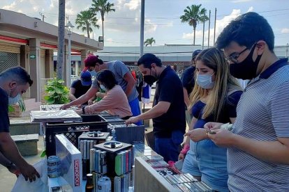 Música de todos los tiempos hallarás en la feria, en homenaje a Guayaquil.