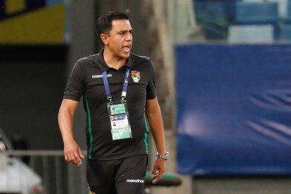 Fotografía de archivo en la que se registró al seleccionador del equipo nacional masculino de fútbol de Bolivia, el venezolano César Farías.