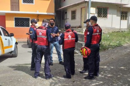 Los bomberos se sumaron a la búsqueda del chico, que desapareció el 17 de septiembre.