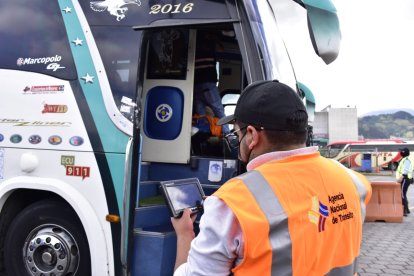 Antes de que las unidades de transporte partan de las terminales terrestres se verificará una serie de lineamientos.