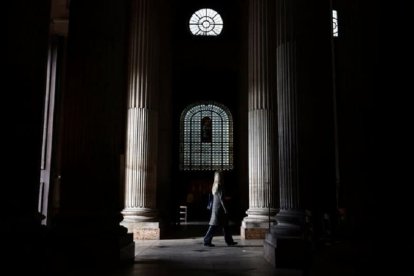 La Iglesia católica francesa enfrenta graves acusaciones por cientos de miles de casos de abuso sexual.