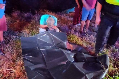 El triciclo fue una de las pistas para identificar a la víctima que quedó en una cuneta.