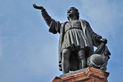 El famoso monumento al "descubridor de América" será reemplazado por otra estatua en la capital mexicana.