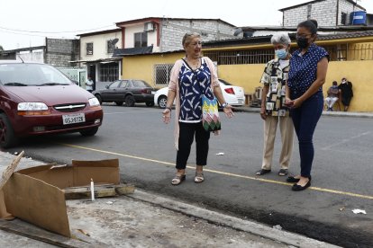 En el lugar del asesinato fueron colocadas velas por los allegados.