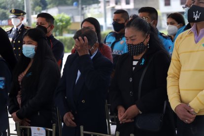 La hija y los padres del agente metropolitano todavía sienten dolor por su partida.