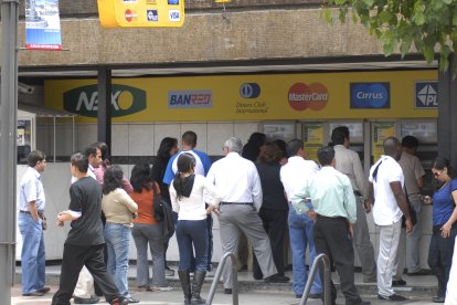 La alcaldía resolvió establecer en nivel alerta 1 incluyendo a aquellas ubicadas en centros comerciales.