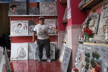 Eduardo Chicaiza muestra una de las técnicas que aprendió de don Riverita.