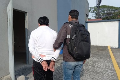 El hombre fue deportado desde Estados Unidos y arribó al país a través del aeropuerto José Joaquín de Olmedo, en Guayaquil.