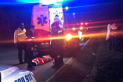 Personal del Ministerio de Salud, bomberos de cinco cantones, policía  y Goe, participaron en el rescate de las víctimas.