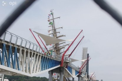 La obra conecta a los habitantes de Guayaquil con la isla. Las autoridades analizan qué pasó en el lugar.