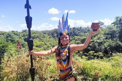 Adriana Guatatuca Santi, representa a comunidad amazónica.