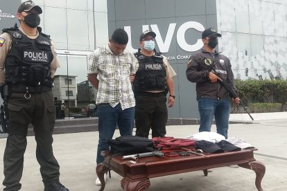 Los dos detenidos, entre ellos un menor de edad, serían integrantes de la banda delincuencial del 'Colorado', informó la Policía.