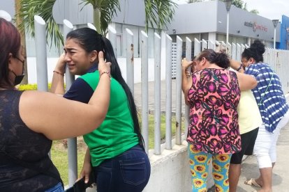 Los familiares y el padre de Édison Polanco Méndez lloraba desconsolado su deceso.