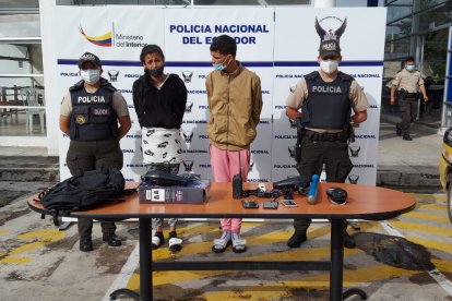 Los detenidos no supieron justificar la procedencia de los objetos que les decomisaron.