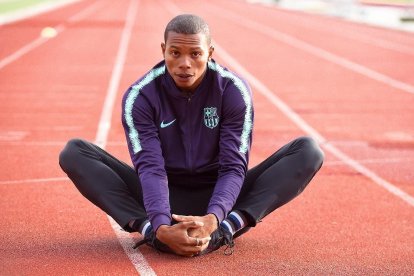 El velocista Álex Quiñónez formó parte del equipo de atletismo del Barcelon español.