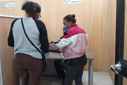 Familiares del artista se acercaron a la Fiscalía para asentar la denuncia por su asesinato.