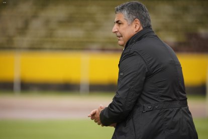 El técnico colombiano Santiago Escobar estuvo por cuatro temporadas en el banquillo del Trencito.