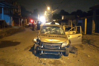 La policía llegó al sitio para realizar las indagaciones sobre la balacera.