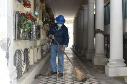 Se espera una masiva visita a los camposantos, donde también harán cámaras de videovigilancia del ECU911