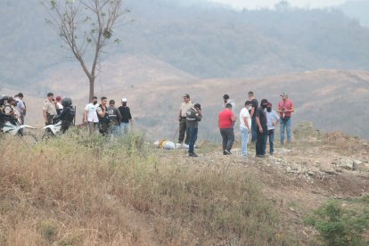 La víctima fue abandonada en la cima de un cerro en el sector Nueva Prosperina.