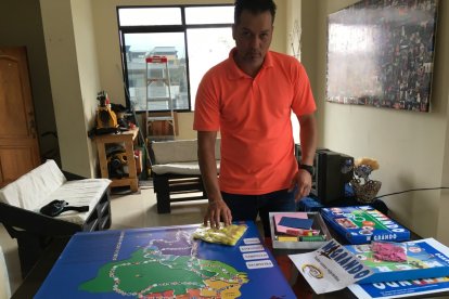 Andrew Eduardo Castro, de 41 años, diseñó el juego sobre la base de experiencias de muchos migrantes de su país, Venezuela.