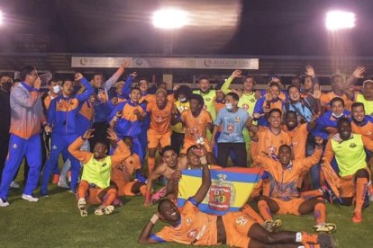 El cuadro de Libertad celebró su clasificación a la Serie B, luego de vencer 1-0 a La Unión.