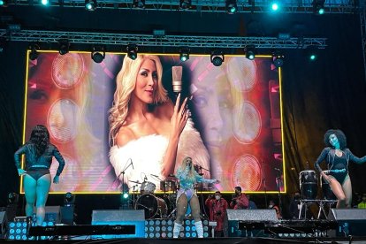 La cantante Jasú estuvo dos días realizando sus presentaciones en Cuenca.