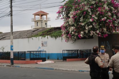 Lo acribillaron cerca  del garaje de la iglesia Santa Teresita.