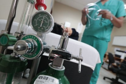 A través de su profesión, enfermero, quiere resarcir el daño social de su vida pasada.